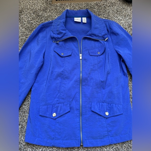 5/$25 Zenergy by Chico’s Vibrant Blue Zip-Up Spring Jacket Chico’s size 0 - Picture 2 of 8